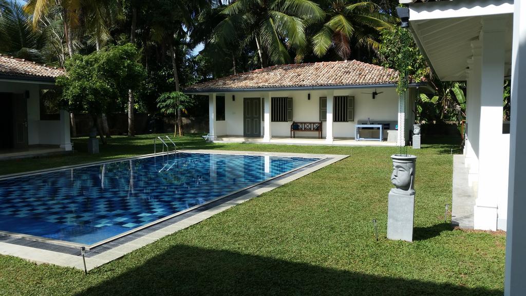 Thalpe Bungalows Unawatuna Bagian luar foto